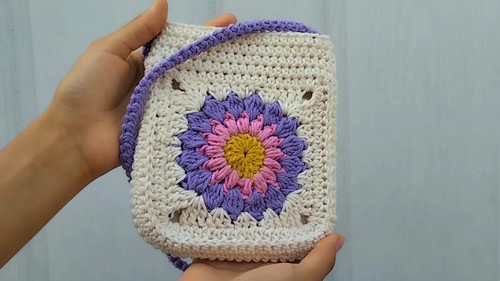 Crochet Granny Squares Bag Pattern 8