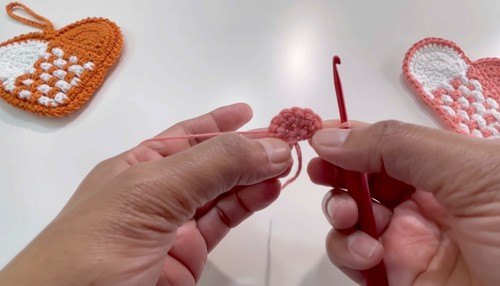 Crochet Heart Shaped Mini Pouch Pattern 2