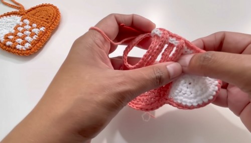 Crochet Heart Shaped Mini Pouch Pattern 7