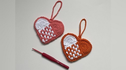 Crochet Heart Shaped Mini Pouch Pattern 9