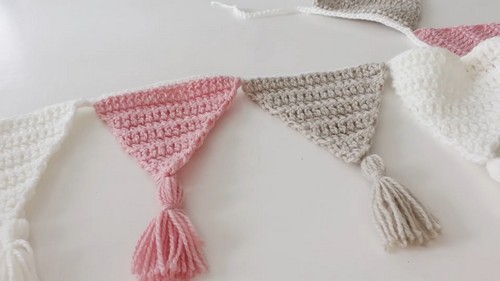 Crochet Pennant Garland Pattern 8