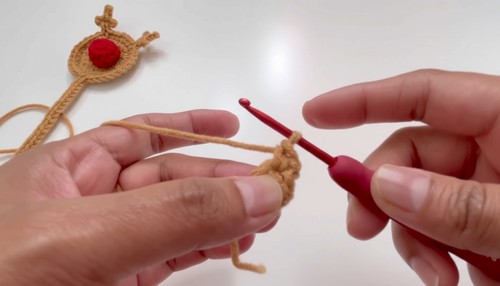 Crochet Reindeer Bookmark Pattern 1