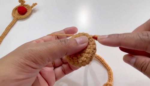 Crochet Reindeer Bookmark Pattern 4