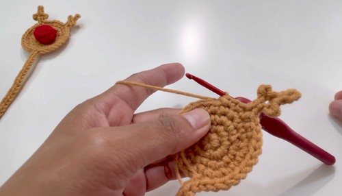 Crochet Reindeer Bookmark Pattern 5