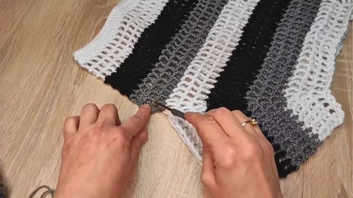 Crochet Seamless Blouse Pattern 7