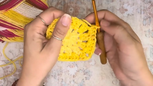 Crochet Starburst Granny Purse Pattern 3