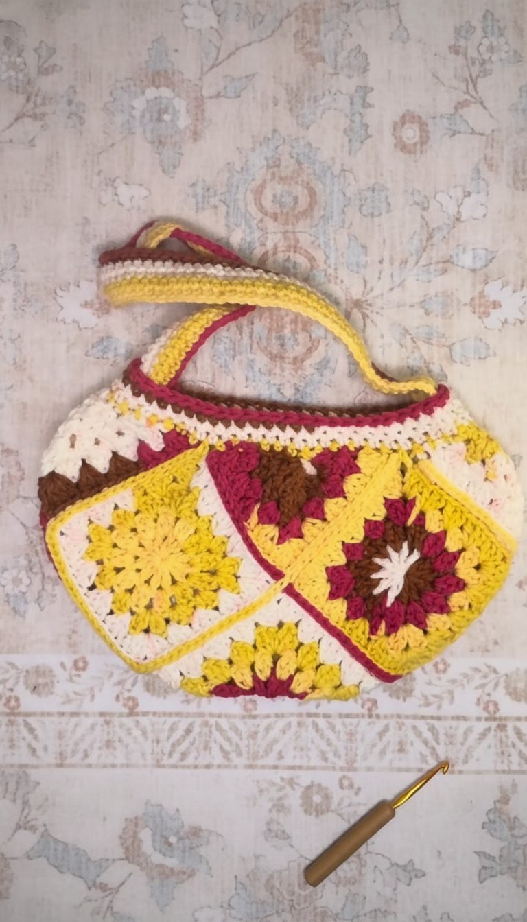Crochet Starburst Granny Purse Pattern 9