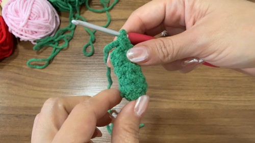 Crochet Tulip Keychain Pattern 2