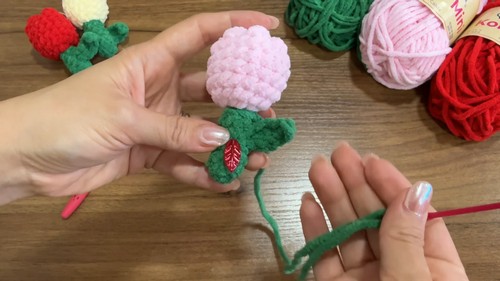 Crochet Tulip Keychain Pattern 7