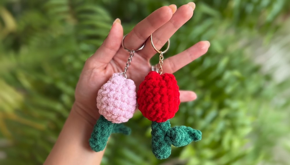 Crochet Tulip Keychain Pattern 8