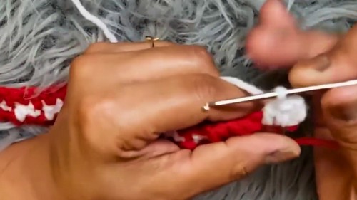 Crochet Two-color Top Pattern 3