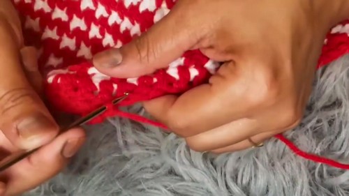 Crochet Two-color Top Pattern 6