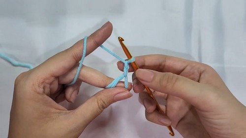 Crochet Wavy Bucket Hat Pattern 1