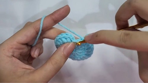 Crochet Wavy Bucket Hat Pattern 2