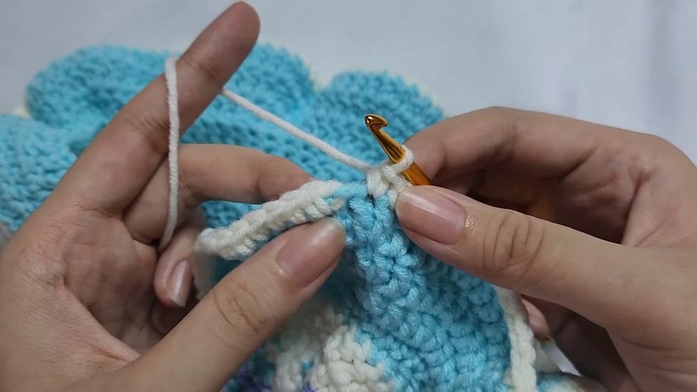 Crochet Wavy Bucket Hat