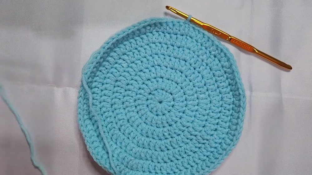 Crochet Wavy Bucket Hat