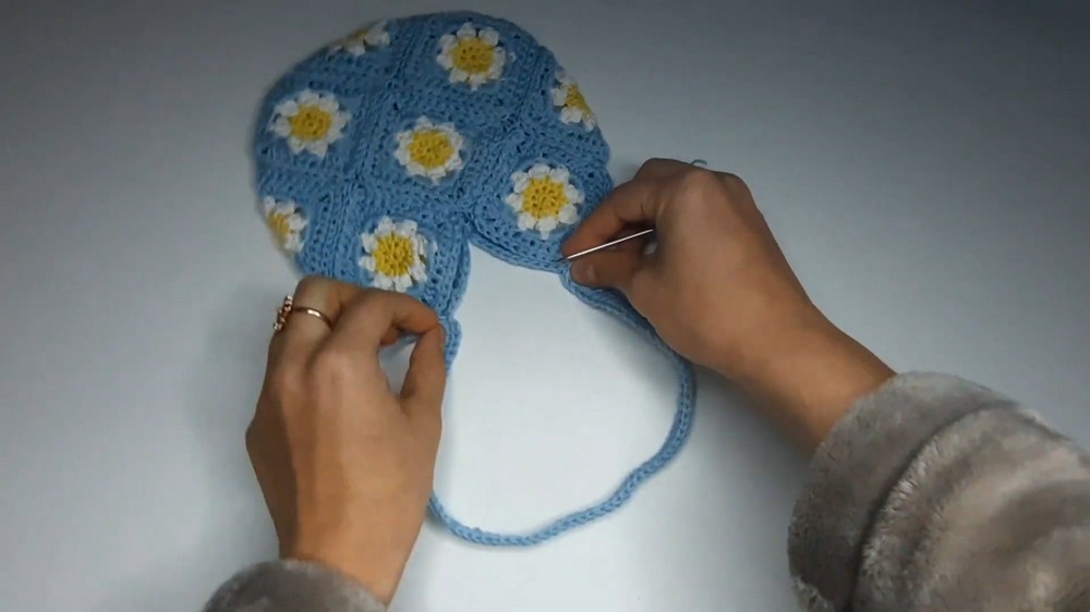 Crochet Daisy Granny Bag