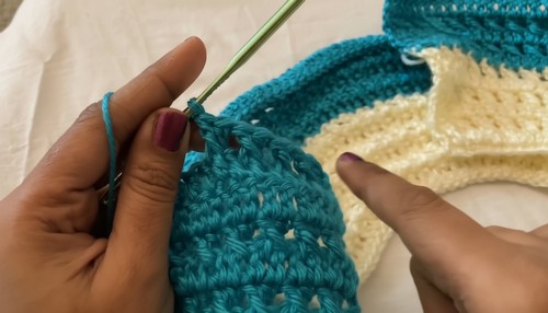 Cute Crochet Baby Sweater Pattern 6