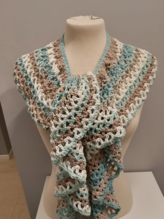 Cute Crochet Curly Scarf Pattern 10