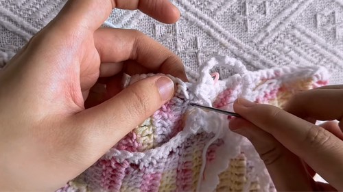 Cute Crochet Ruffle Top Pattern 7