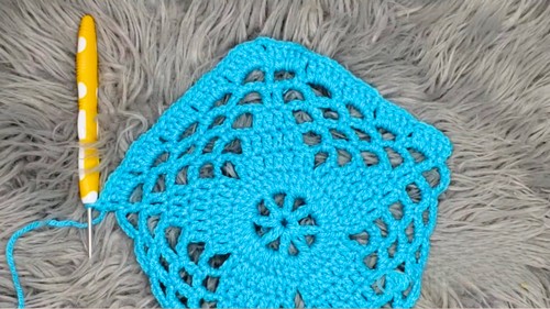 Cute Crochet Star Top Pattern 5