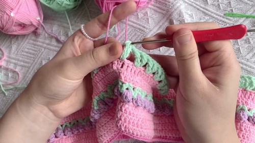 Cute Crochet Tulip Top Pattern 4 (1)