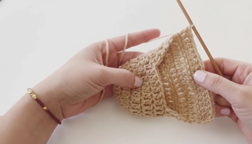 Easy Crochet Baby Booties Pattern 4