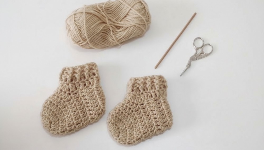 Easy Crochet Baby Booties Pattern 7
