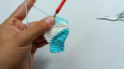 Easy Crochet Coin Purse Pattern 4