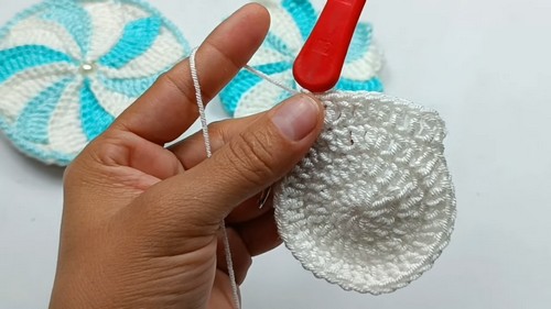 Easy Crochet Coin Purse Pattern 6