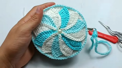 Easy Crochet Coin Purse Pattern 9