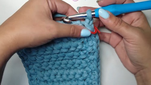 Easy Crochet Makeup Bag Pattern 5