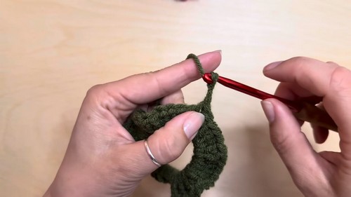 Easy Crochet Scrunchie Pattern 3