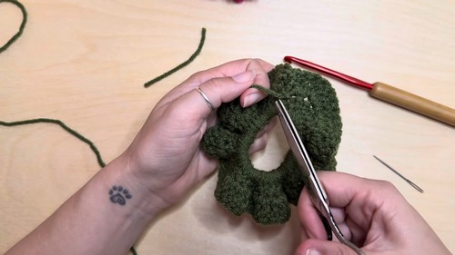 Easy Crochet Scrunchie Pattern 5