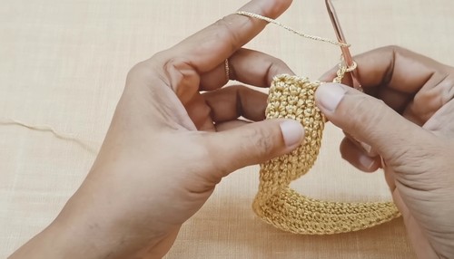 Easy Crochet Shoulder Bag Pattern 2