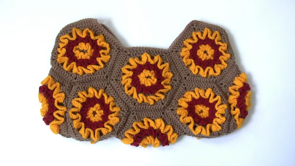 Crochet Flower Bag With Bamboo