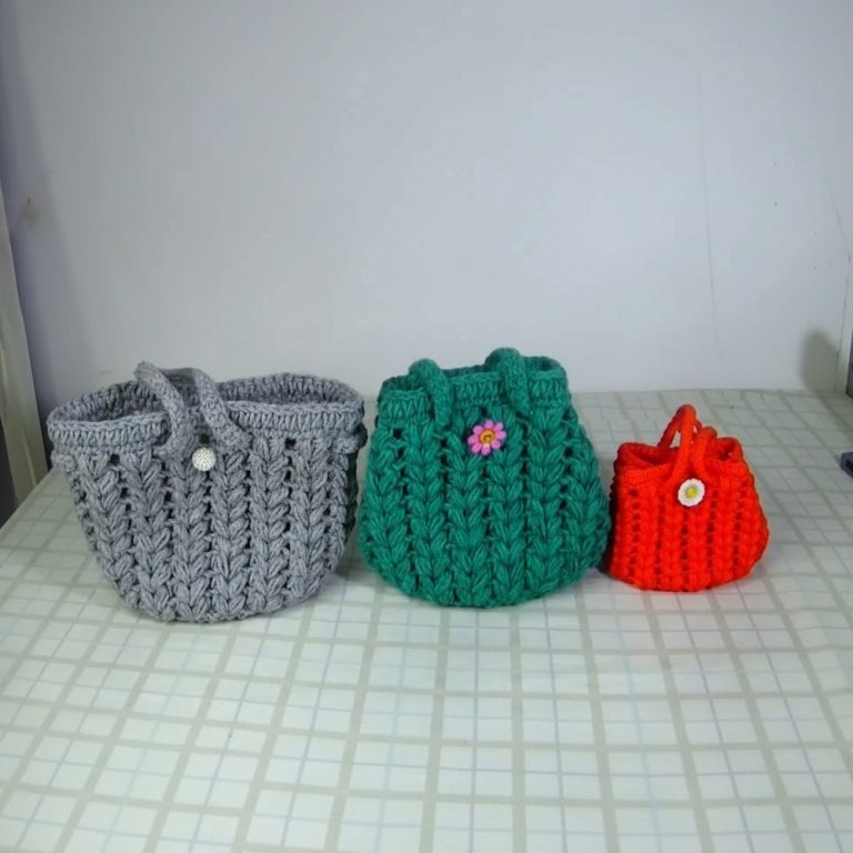 How to Easy Crochet Mini Bag Pattern for a Trendy Functional Look
