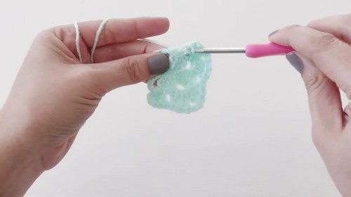 Simple Crochet Granny Square Pattern 3