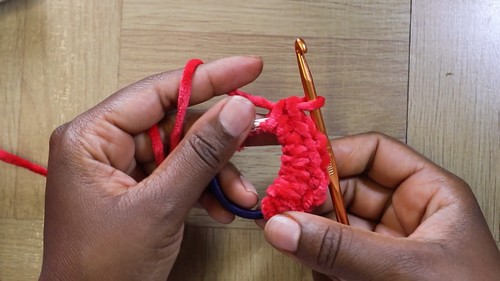 Simple Crochet Scrunchie Pattern 4