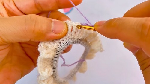 Sweet Crochet Scrunchies Pattern 4