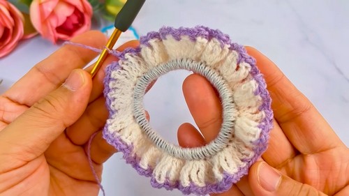 Sweet Crochet Scrunchies Pattern 5