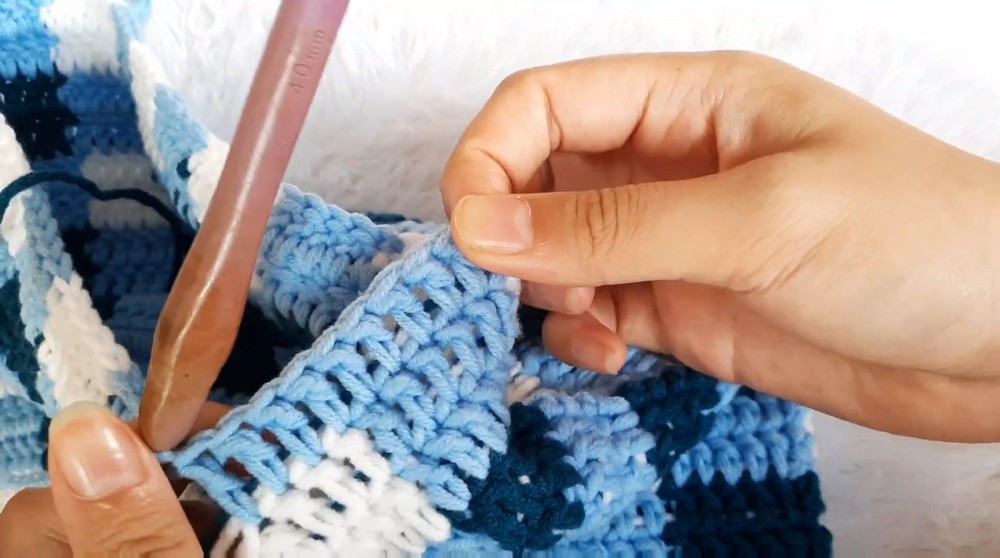 Crochet Gingham Tote Bag