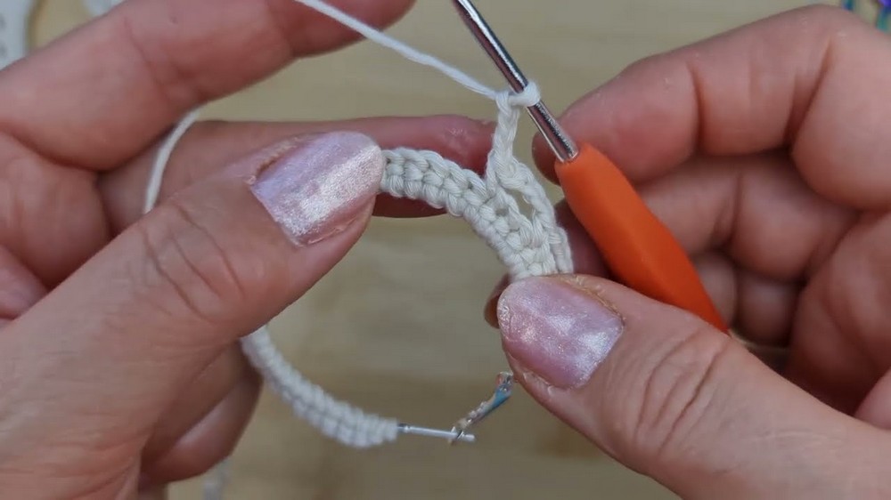 Beautiful Crochet Earrings Pattern 3
