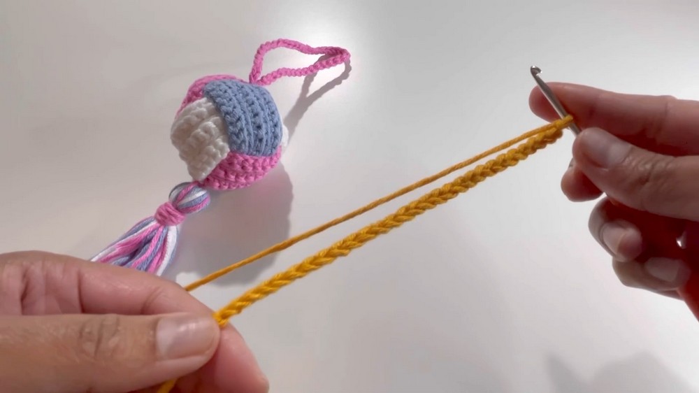 Beautiful Crochet Keychain Pattern 1
