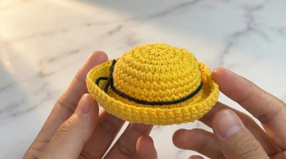 Beautiful Crochet Mini Hat Pattern 6