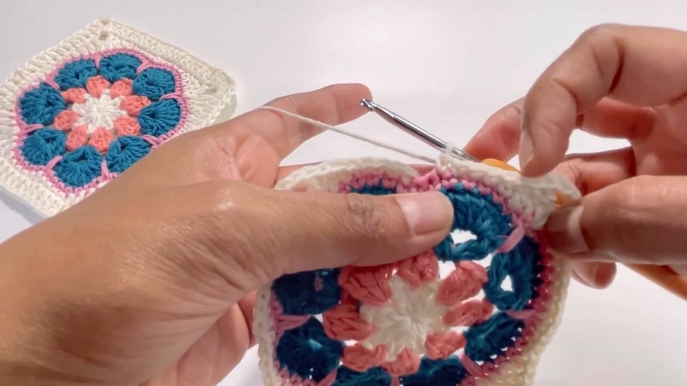 Crochet African Flower Granny Square Pattern 5