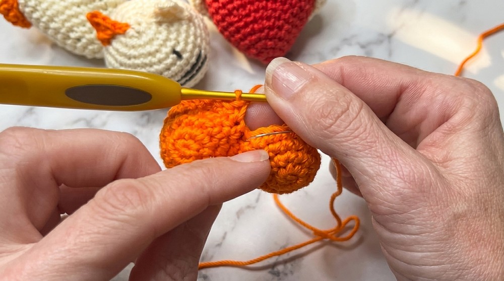 Crochet Cat And Heart Keychain Pattern 4