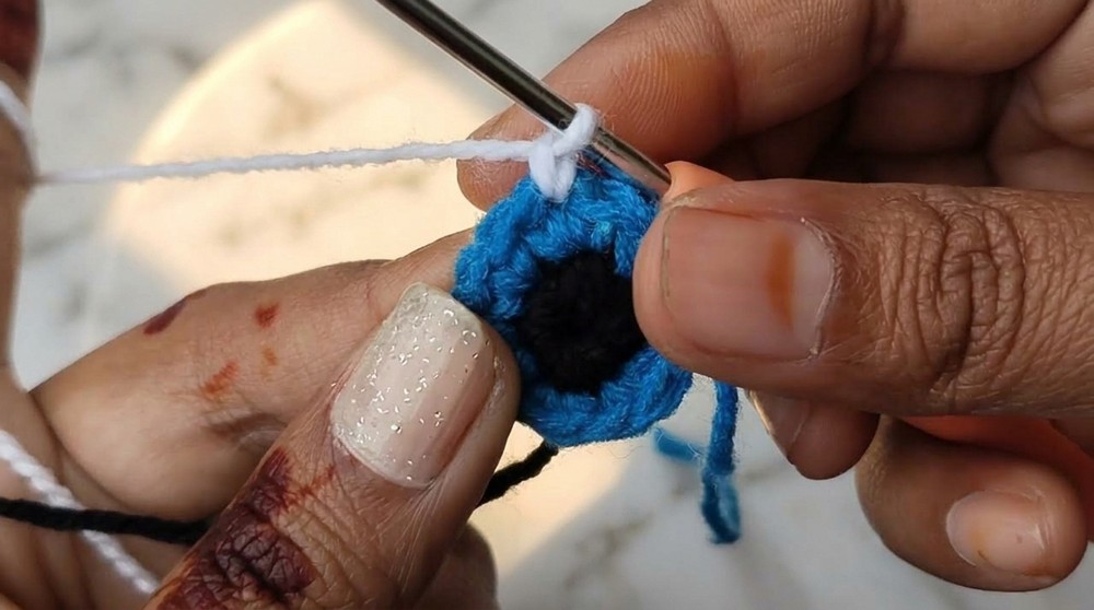 Crochet Evil Eye Keychain Pattern 3