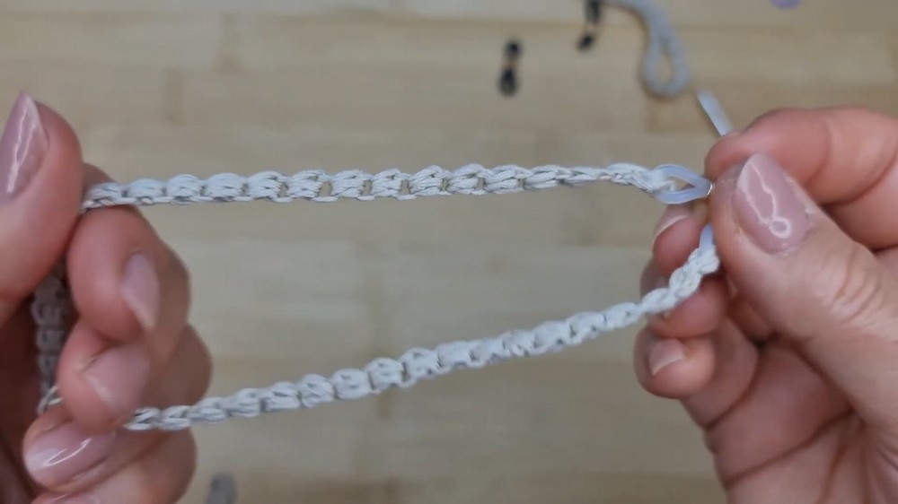 Crochet Glasses Chain Holder Pattern 4