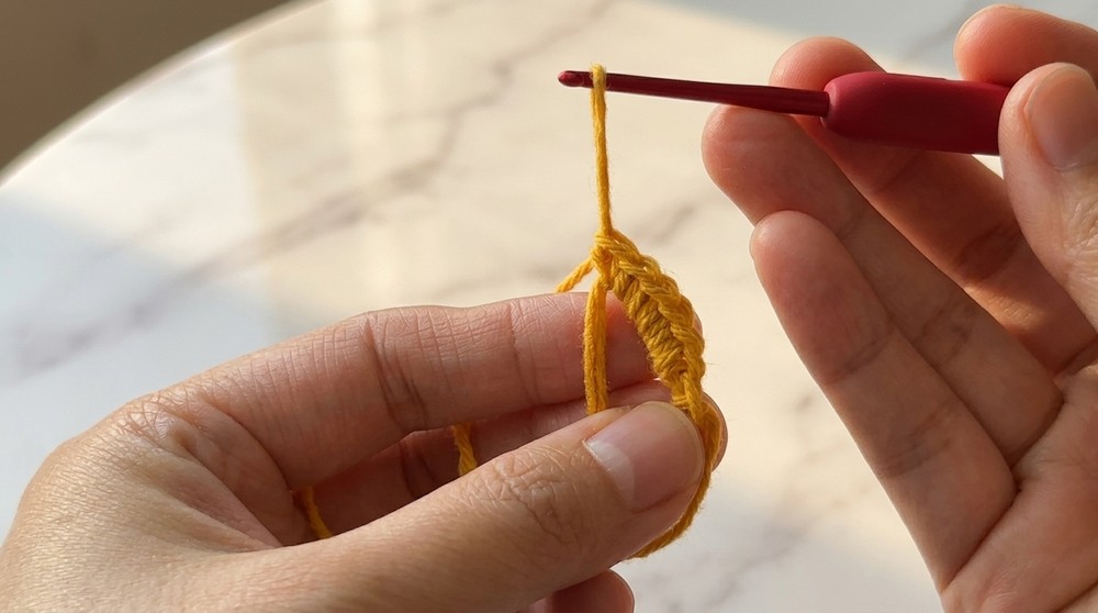 Crochet Little Duck Amigurumi Pattern 1